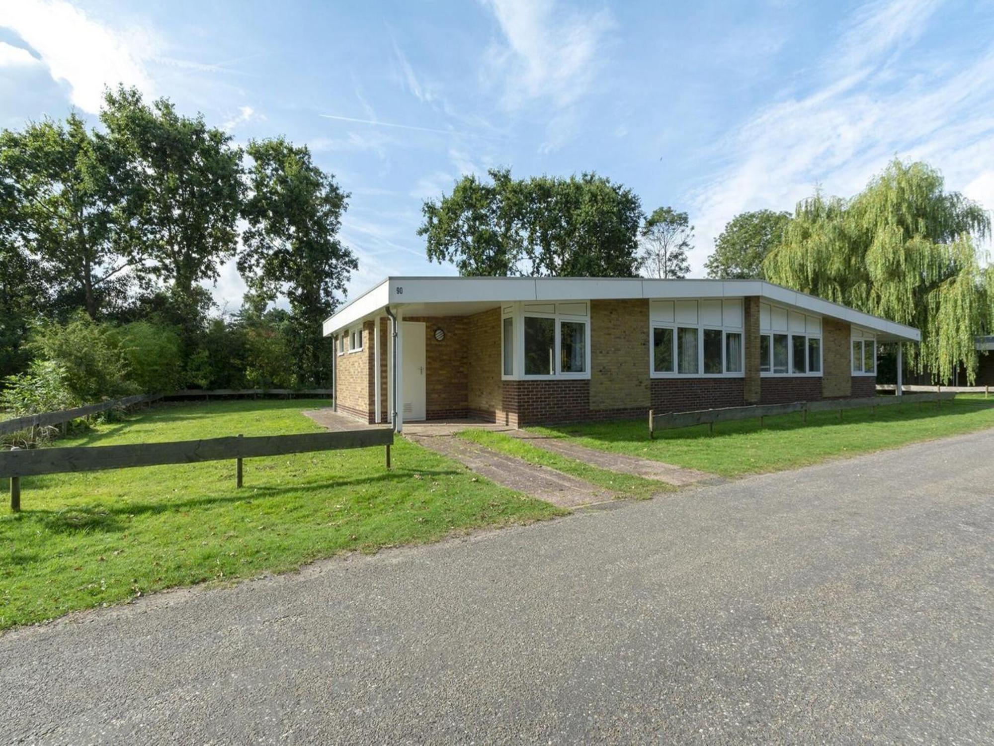 Stylish Beachside Bungalow With Patio Sint Maartensvlotbrug Exteriér fotografie