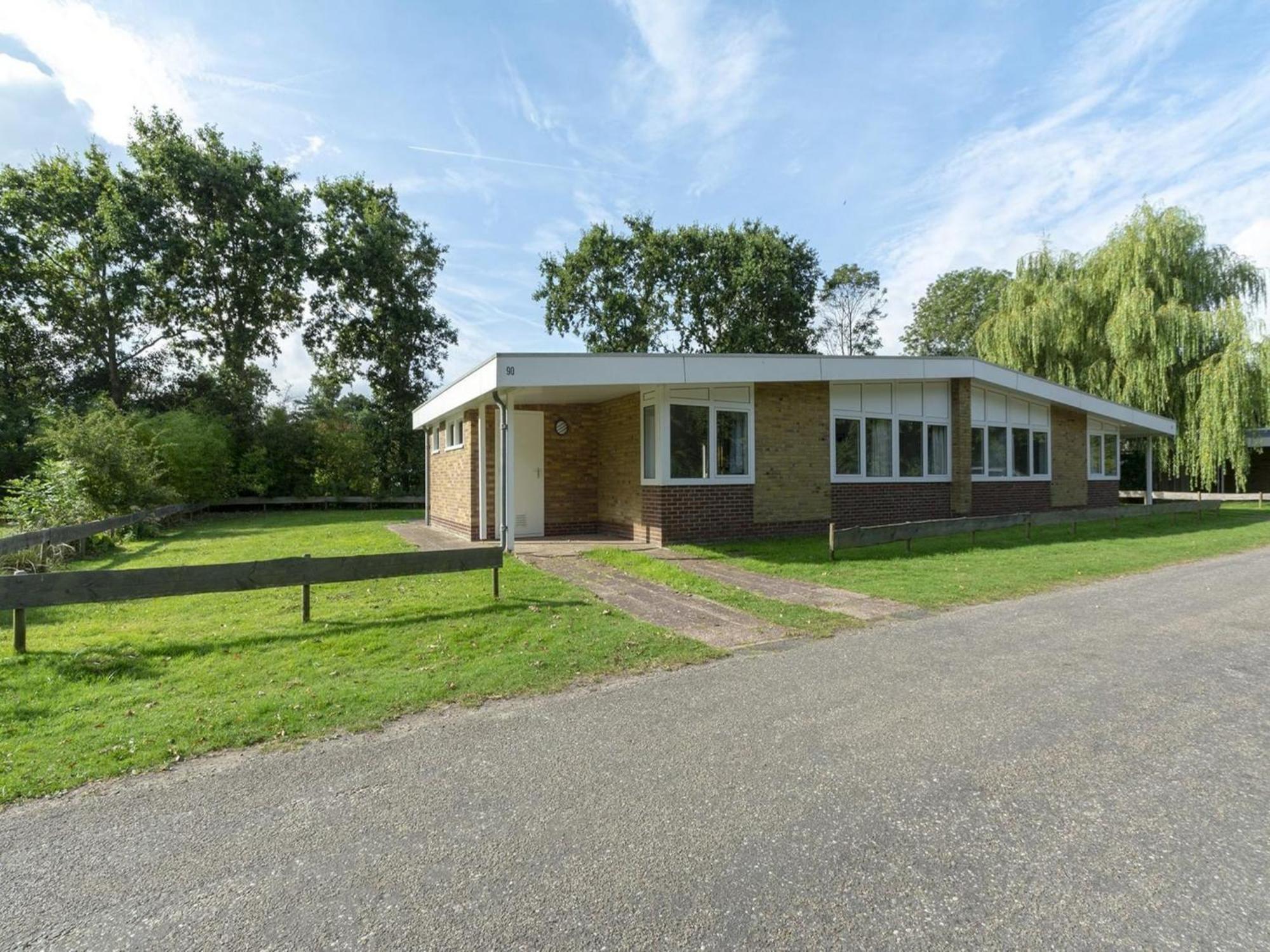 Stylish Beachside Bungalow With Patio Sint Maartensvlotbrug Exteriér fotografie